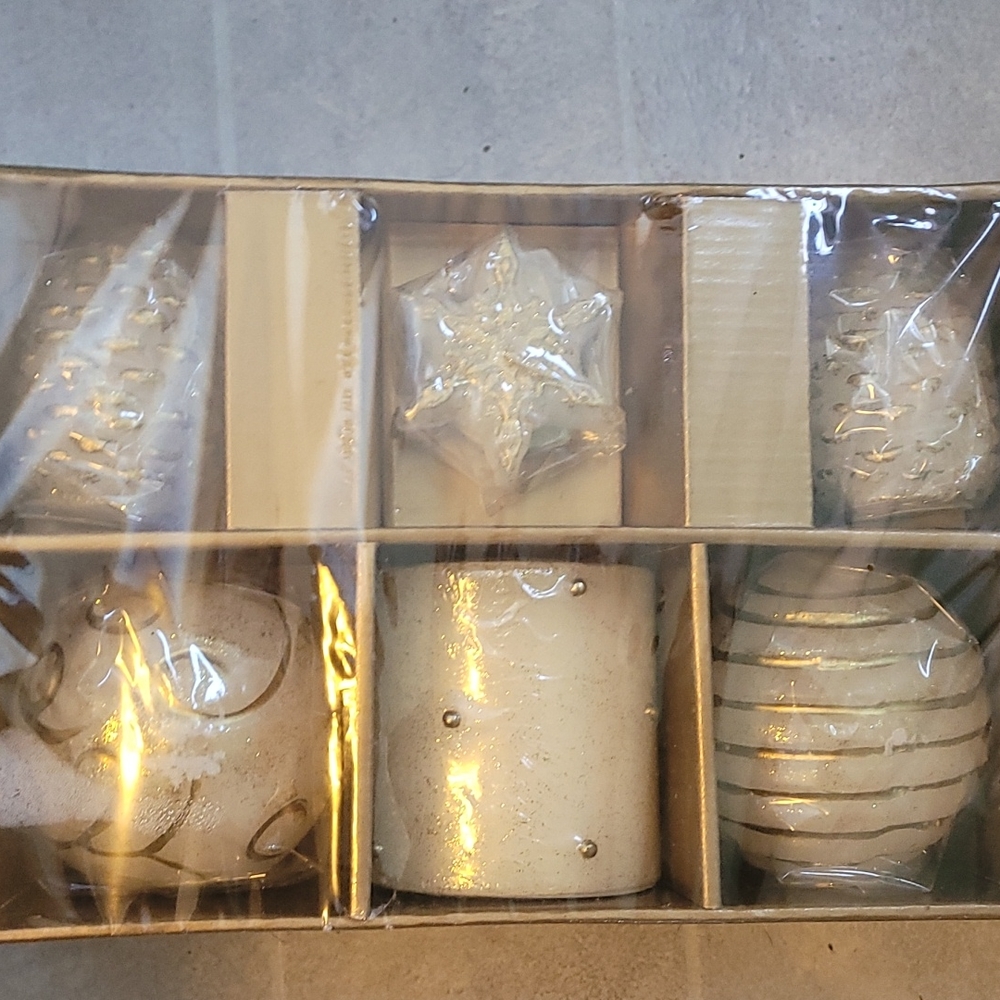 BRAND NEW!! Christmas candles